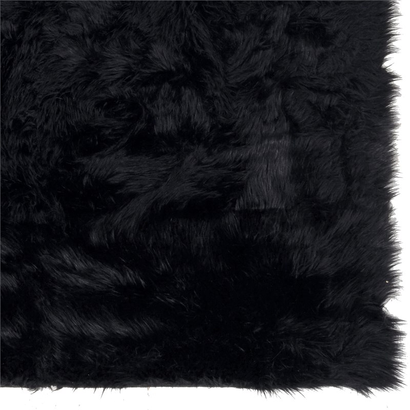 Linon Shep Faux Fur Tufted Acrylic 3'x5' Rug in Black