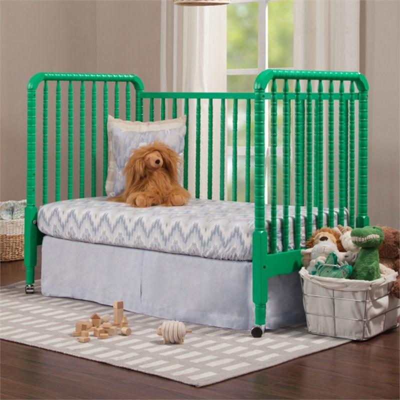 DaVinci Jenny Lind Solid Wood 3-in-1 Convertible Crib in Emerald