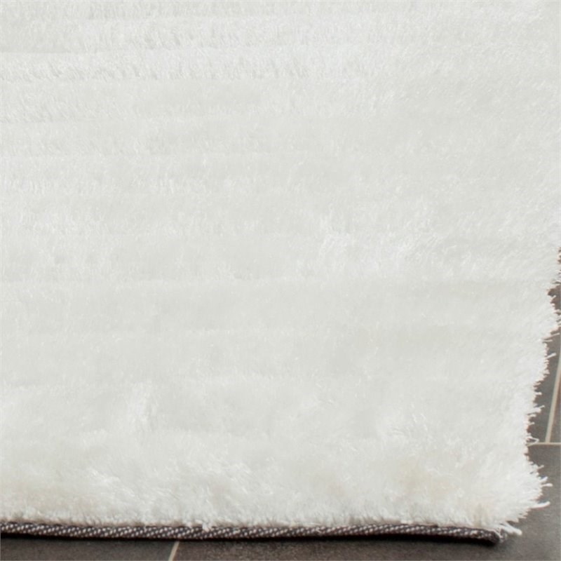 Safavieh 3D Shag 6' Round Hand Tufted Rug in Pearl