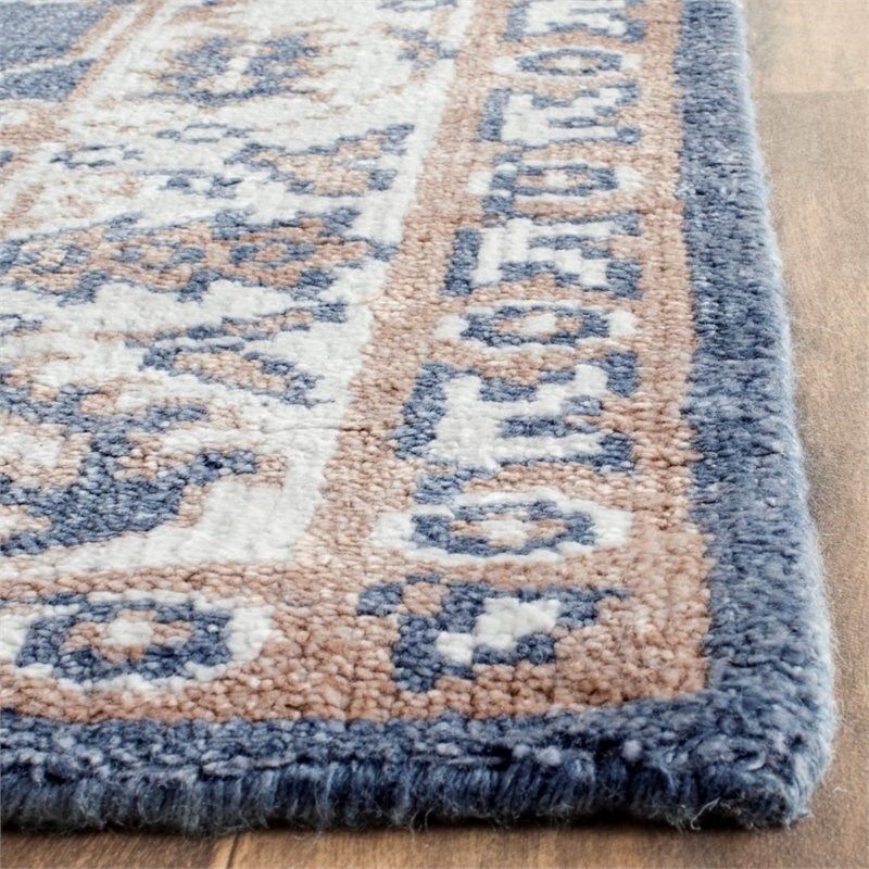 Safavieh Stone Wash 4' X 6' Hand Knotted Rug in Blue and Ivory