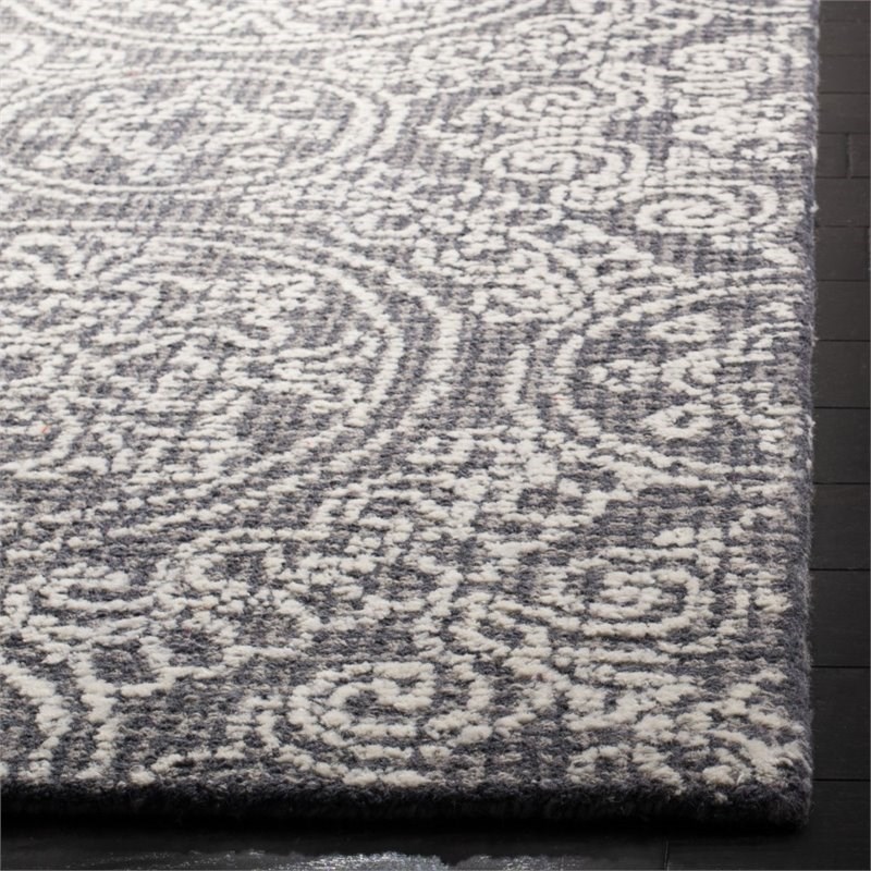 Safavieh Abstract 5' x 8' Hand Tufted Wool Rug in Gray and Ivory