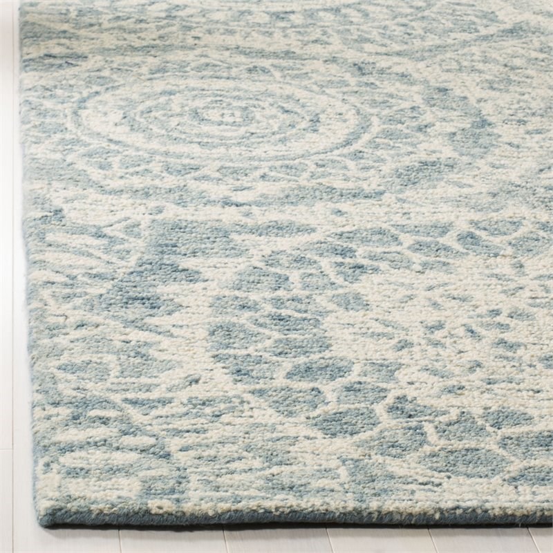 Safavieh Abstract 5' x 8' Hand Tufted Wool Rug in Ivory and Blue