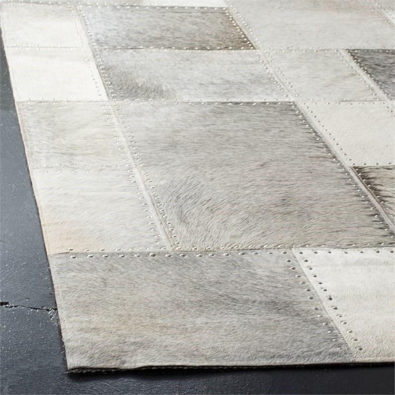 Safavieh Studio 4' x 6' Hand Woven Leather Rug in Gray and White