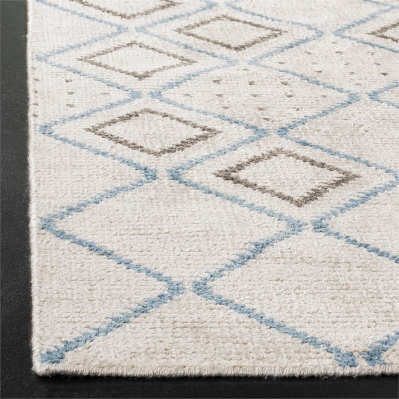 Safavieh Stone Wash 4' x 6' Hand Knotted Rug in Ivory and Blue