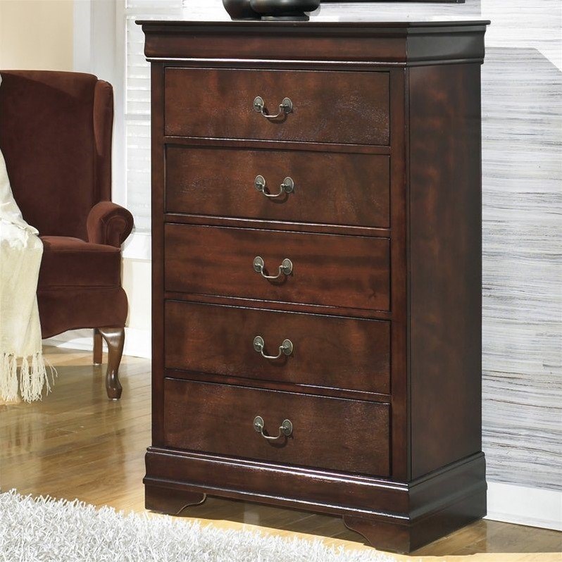 Signature Design By Ashley Alisdair 5-Drawer Chest In Warm Dark Brown ...