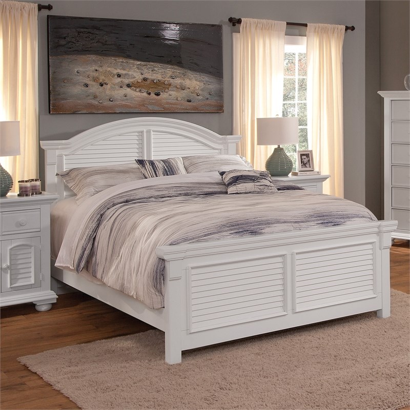 Cottage Traditions Solid Wood Queen Panel Bed in Eggshell White