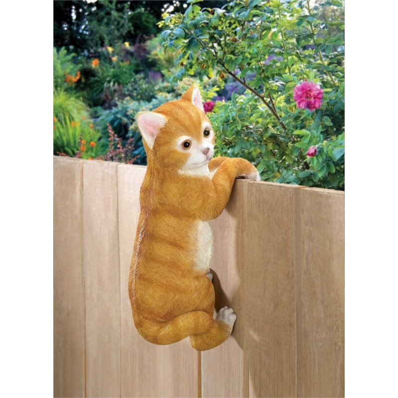 Zingz & Thingz Plastic Climbing Cat Amber Decor in Orange and White