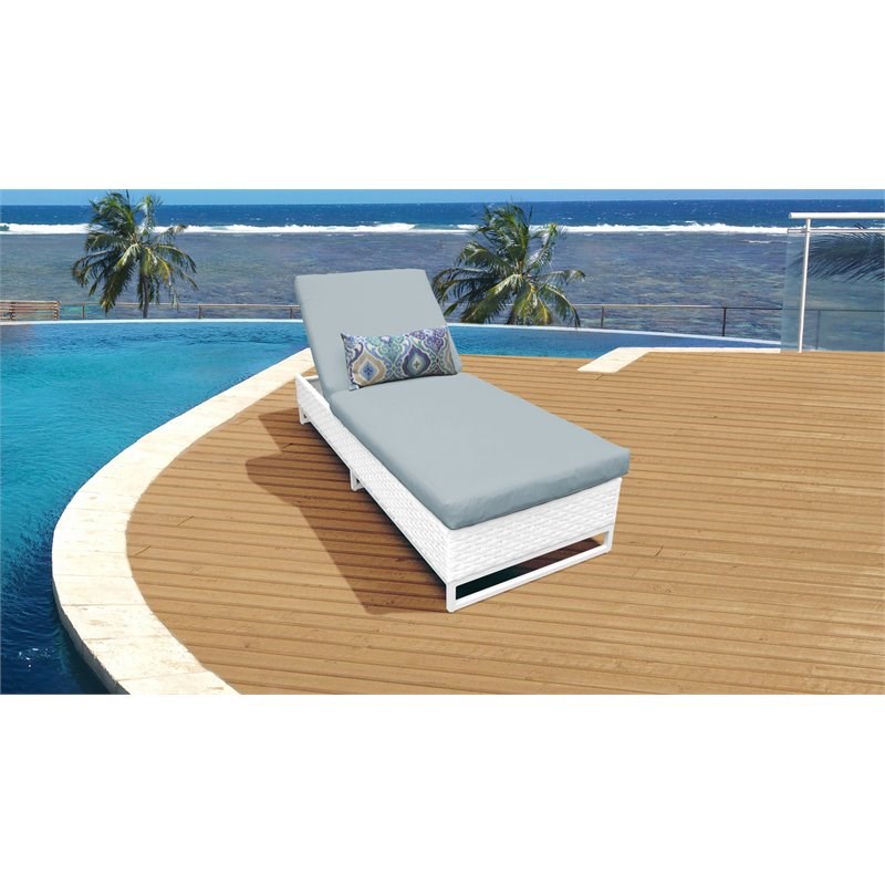 Miami Chaise Outdoor Wicker Patio Furniture in Spa