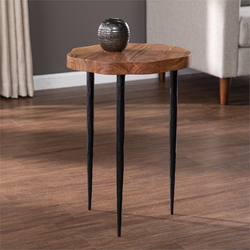 SEI Furniture Yeaveley Round Traditional Wood Accent Table in Brown