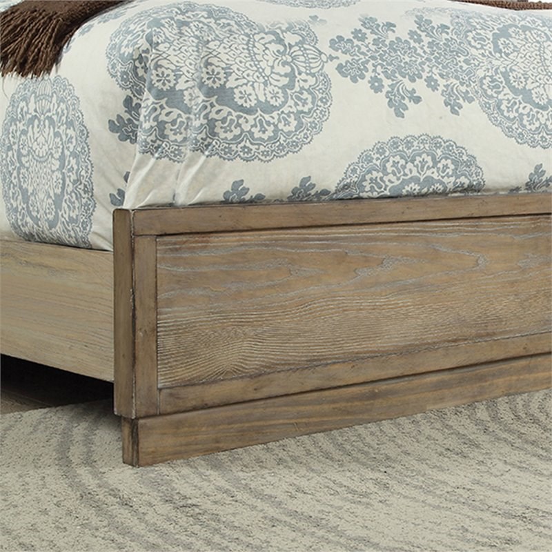 Furniture of America Perry Wood Queen Panel Bed in Weathered Light Oak