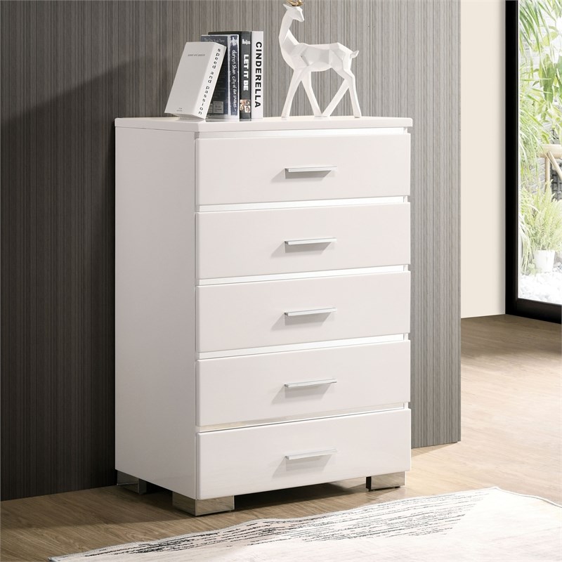 Furniture of America Quaker Contemporary Wood Chest in White | Homesquare