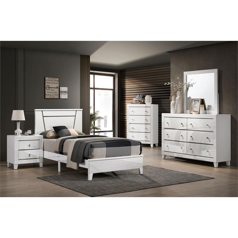 Furniture of America Murvy Contemporary Solid Wood 4-Drawer Chest in White
