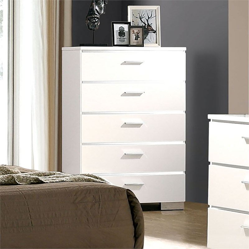 Bowery Hill Contemporary Wooden Chest with 5 Spacious Drawers in White