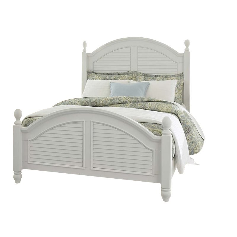 Home Square 2-Piece Set with Summer House Queen Poster Bed & Lingerie Chest