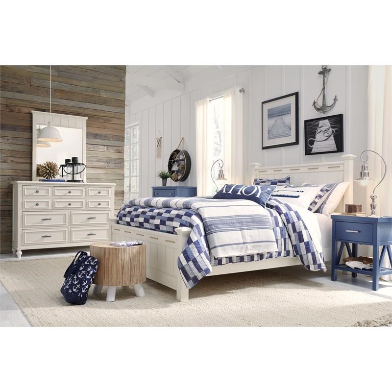 Maklaine Traditional Low Post Bed Full Distressed Pebble White Wood