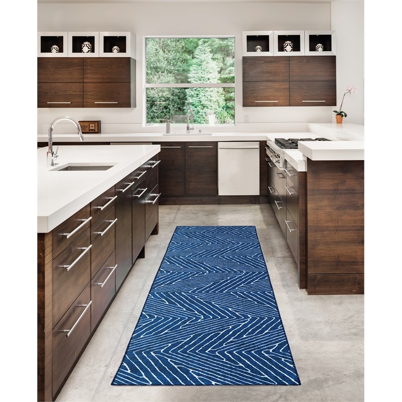 Laysan Home Transitional Washable Polyester 2'x8' Rectangle Rug in Blue / Ivory