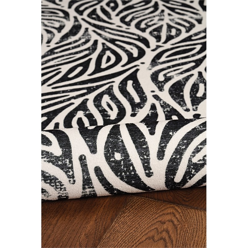Laysan Home Transitional Washable Polyester 2'x3' Rectangle Rug in Ivory / Black