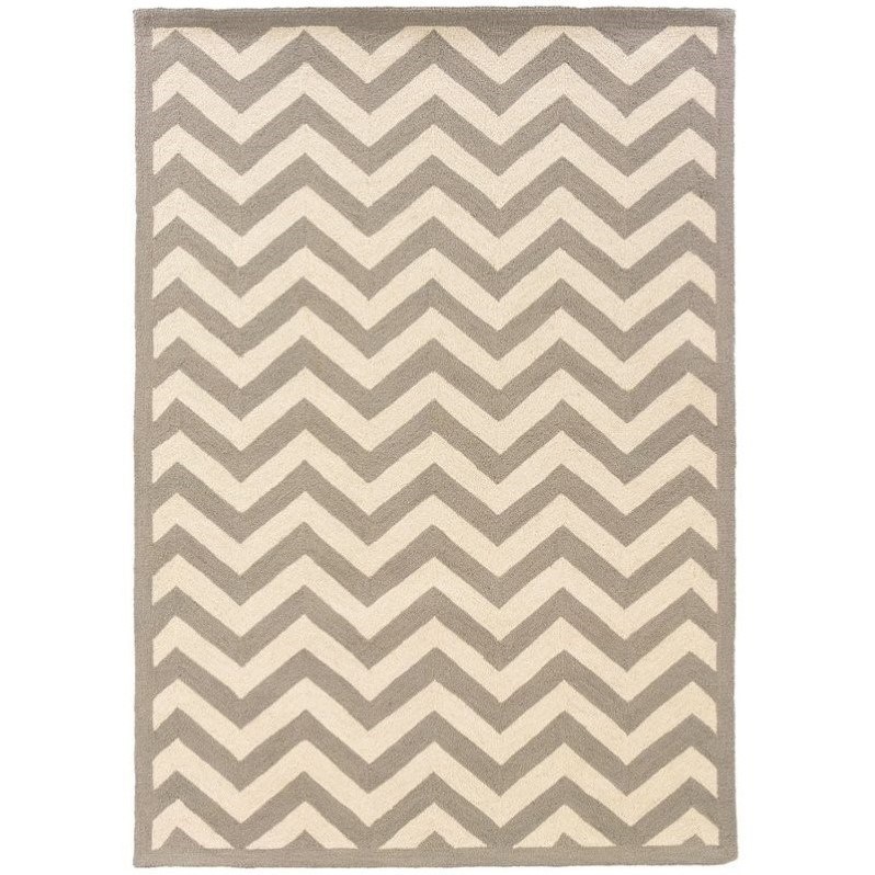 Riverbay Furniture 5' x 7' Hand Hooked Chevron Wool Rug in Gray