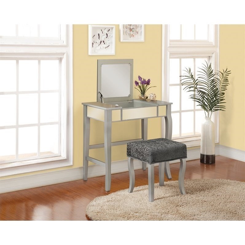 Riverbay Furniture Bedroom Vanity Set in Silver
