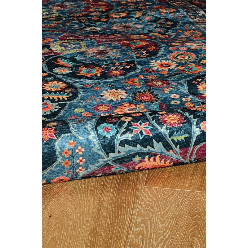 Riverbay Furniture 5' x 7' Area Rug in Navy and Blue