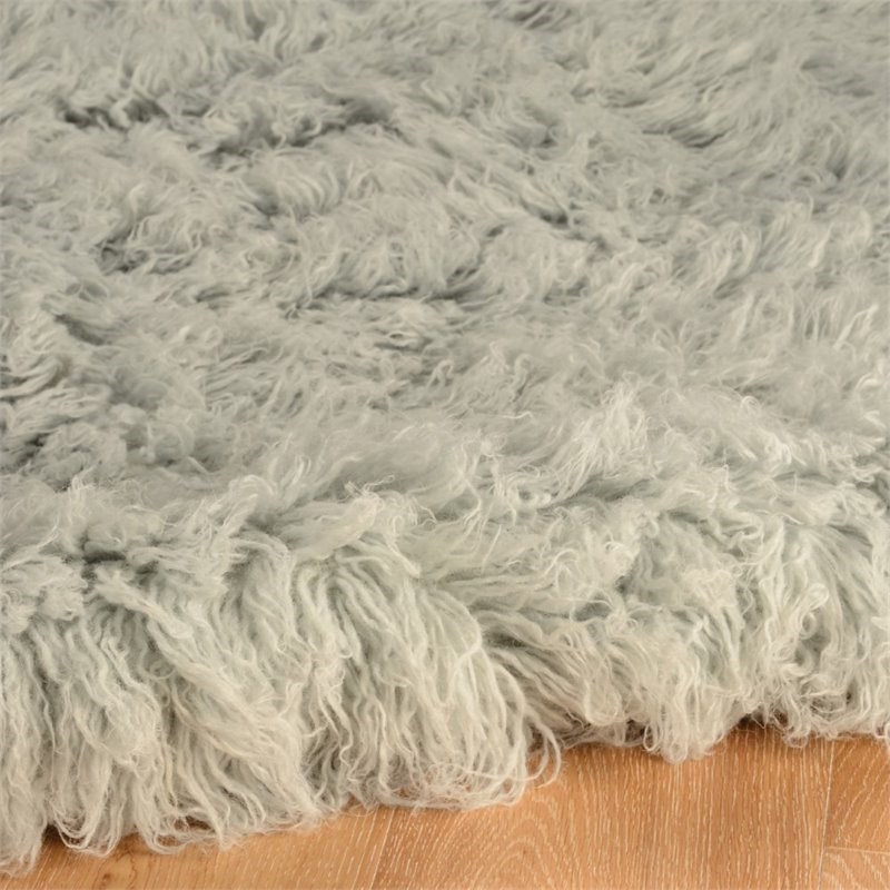 Riverbay Furniture Wool Shag 8' Round Woven Wool Area Rug in Light Gray