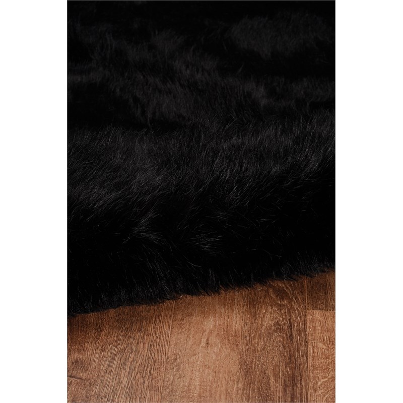 Riverbay Furniture Transitional Faux Fur Tufted Acrylic 3'x5' Rug in Black