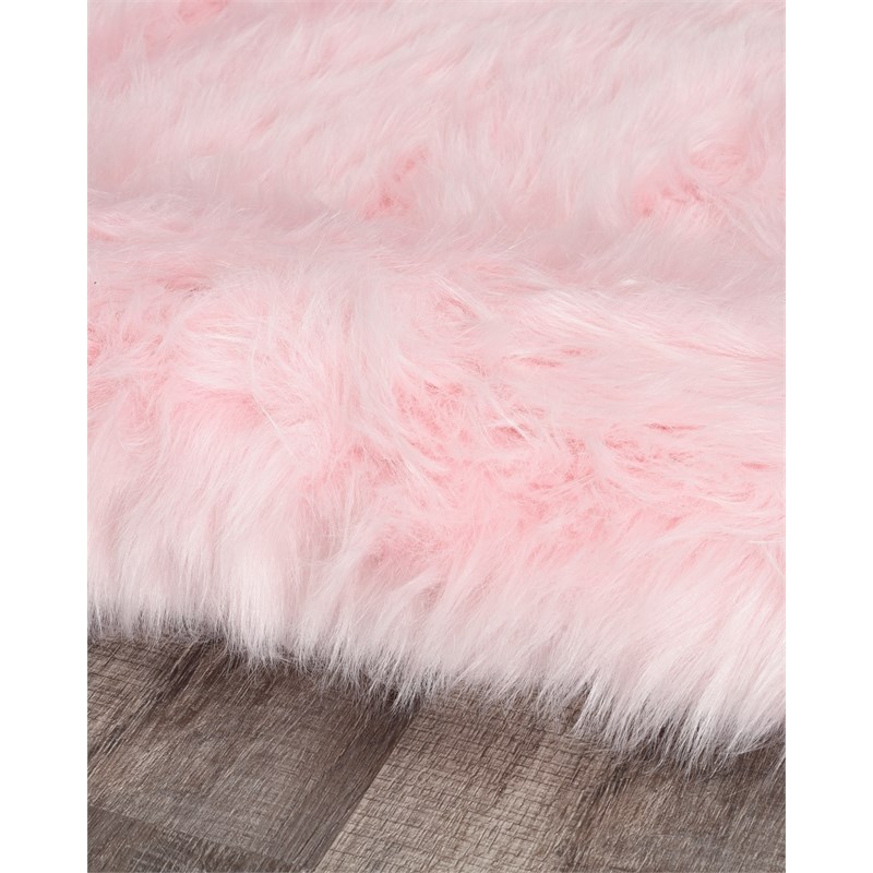 Riverbay Furniture Transitional Faux Fur Tufted Acrylic 3'x5' Rug in Pink