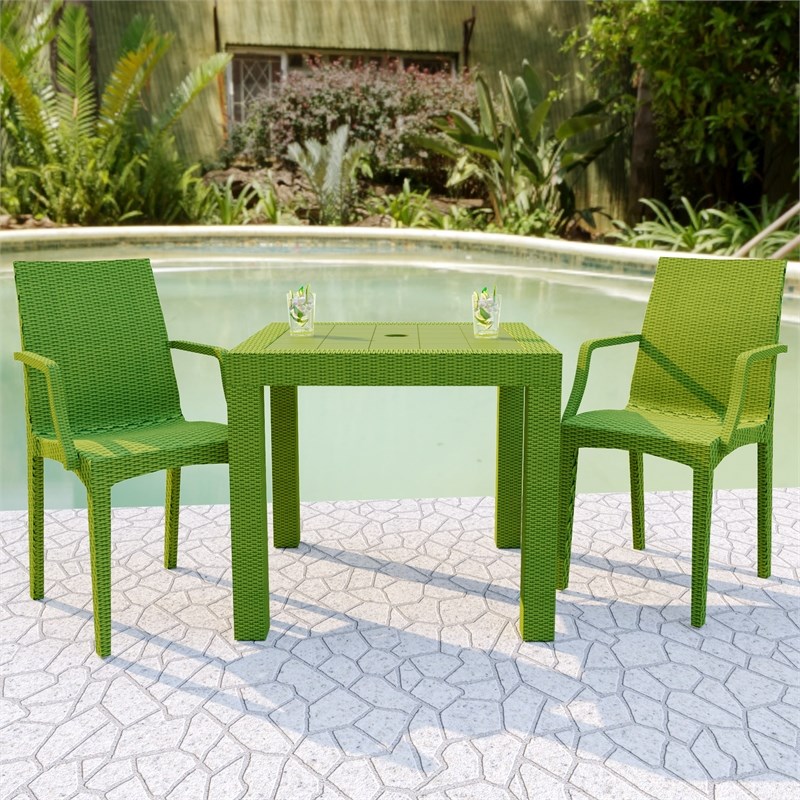 LeisureMod Modern Weave Mace Indoor Outdoor Dining Armchair in Green