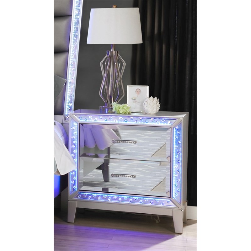 Luxury Mirror Front Queen 4 Pc Storage Bedroom Set in Silver made with MDF Wood