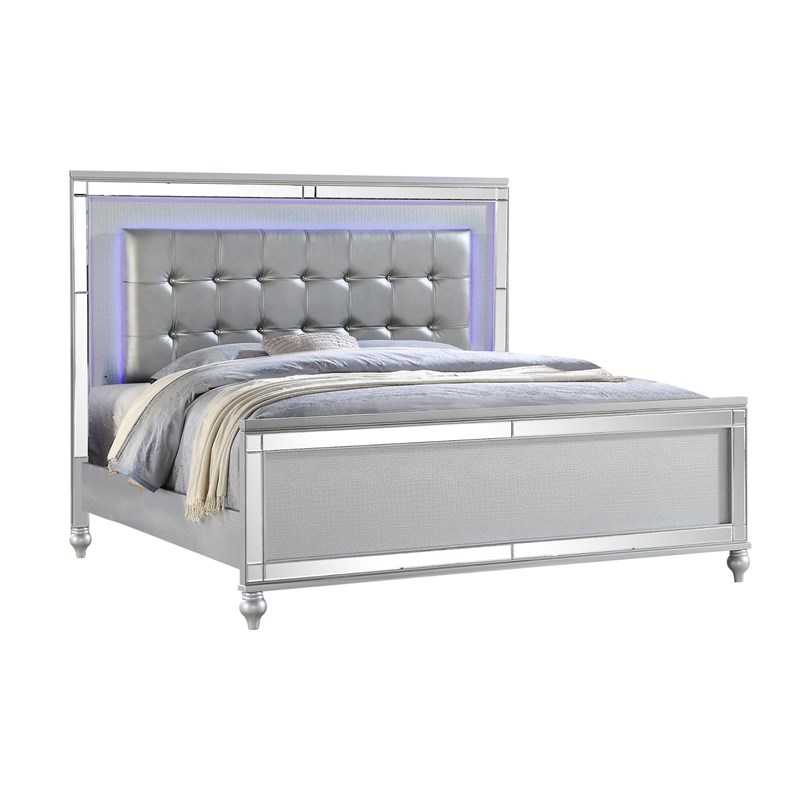 Sterling Queen 5-N LED Bedroom set made with wood in Silver Color