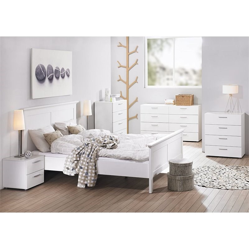 Levan Home Contemporary 8 Drawer Double Bedroom Dresser in White