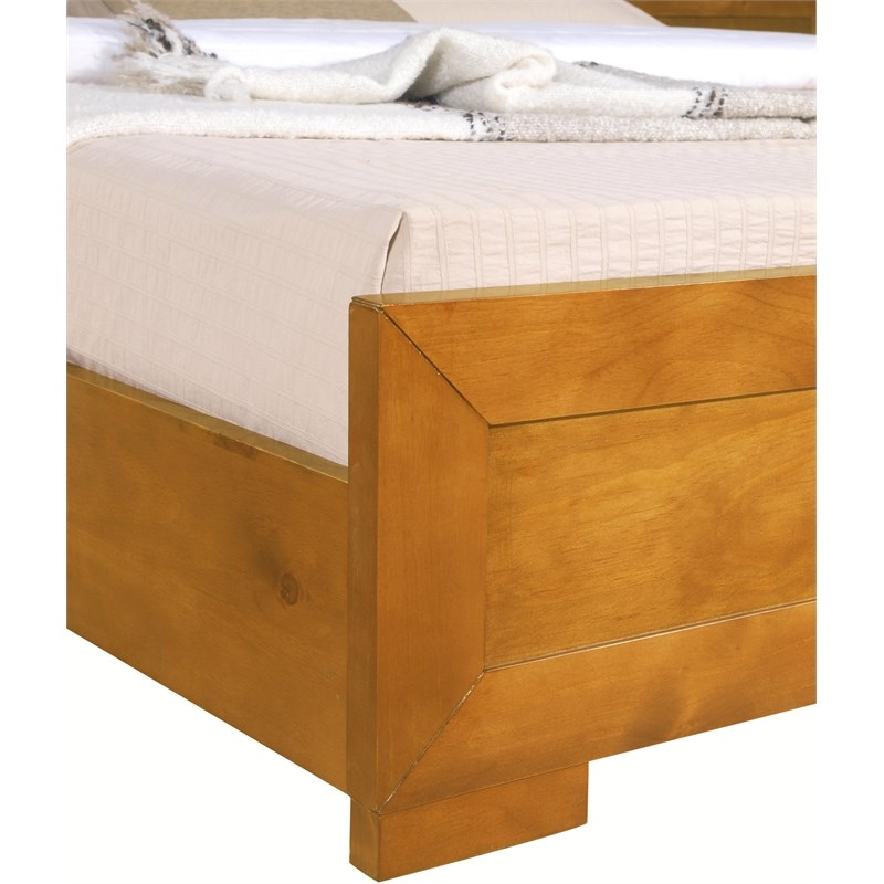 Camden Isle Queen Brown Oak Finish Trent Wooden Platform Bed Homesquare