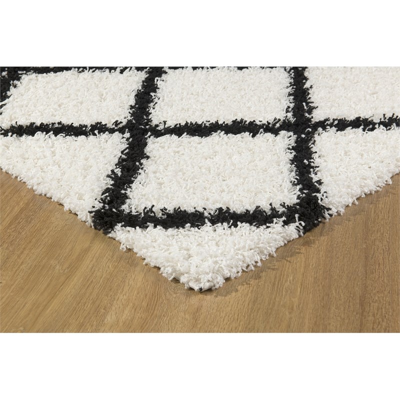 L'Baiet Halle Moroccan Trellis White Modern Soft Shag 2' x 3' Fabric Area Rug