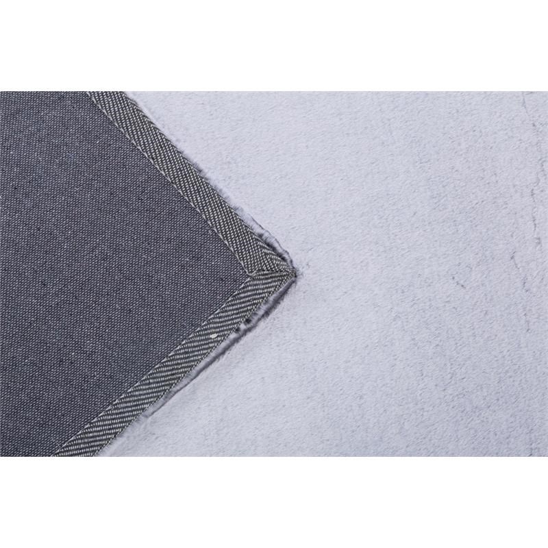 MDA Home Faux Gray Fur Polyester Area Rug - 5' x 7'