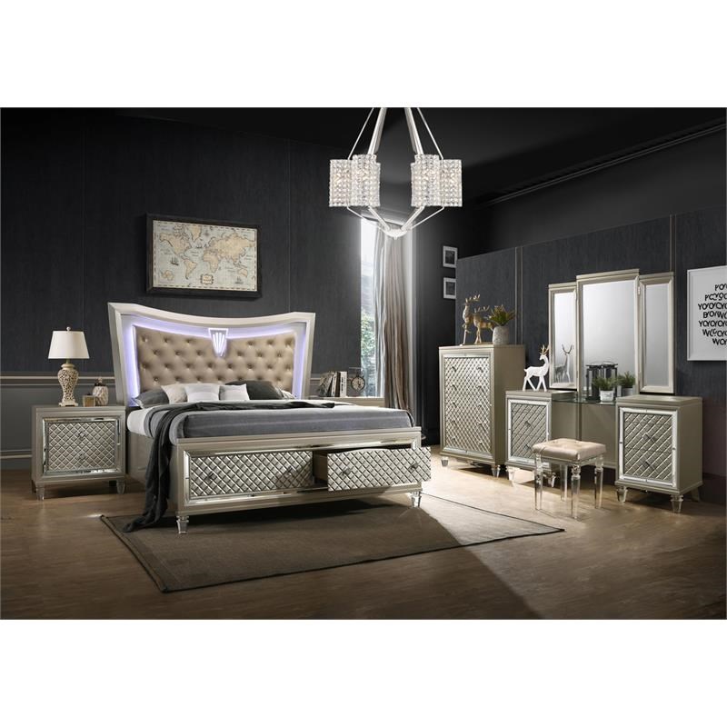 Champagne Silver Wood 3 Piece Set with Vanity and California King Bed