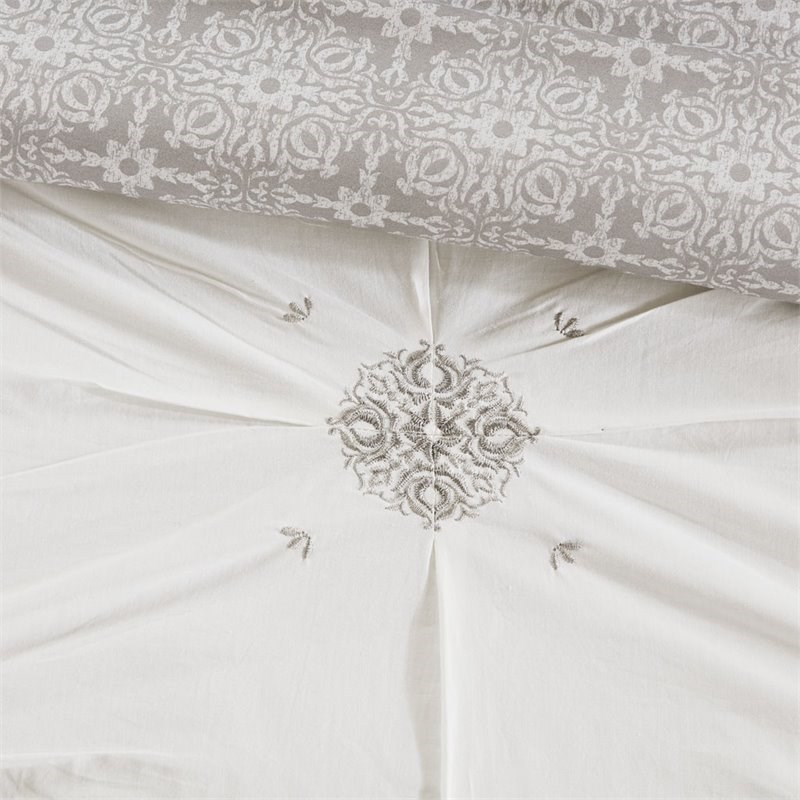 Madison Park Malia 6-Piece Farmhouse Embroidered Cotton Comforter Set in Ivory
