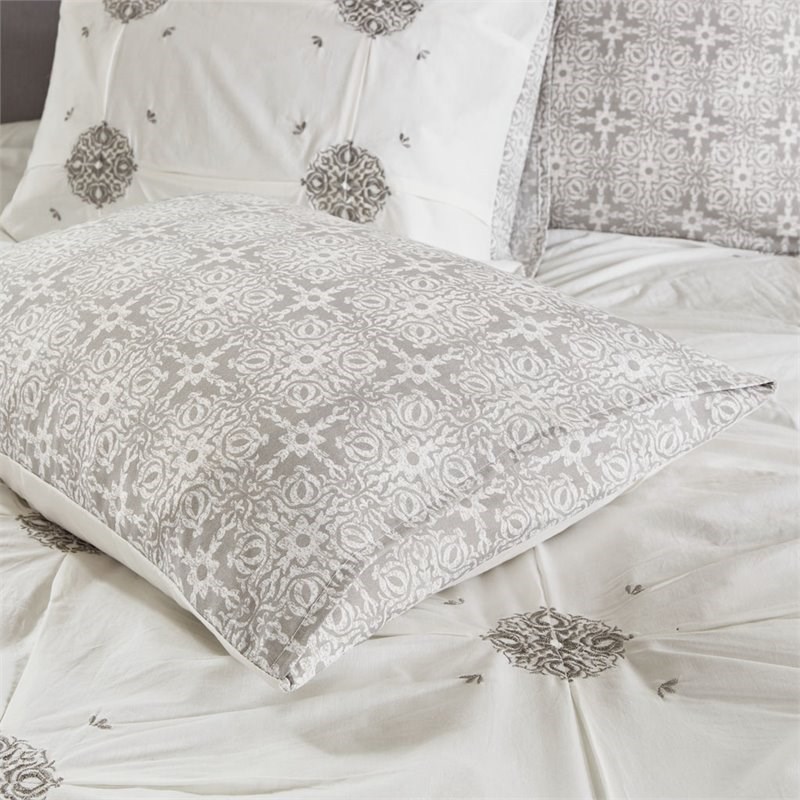 Madison Park Malia 6-Piece Farmhouse Embroidered Cotton Comforter Set in Ivory