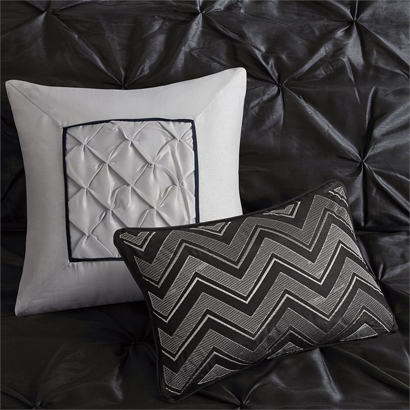Madison Park Laurel 7-piece Farmhouse Polyester Polyoni Comforter Set in Black