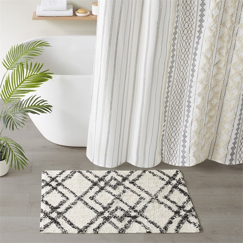 INK+IVY Ansel 100 Percent Cotton Tufted Bath Rug in Black and Neutral