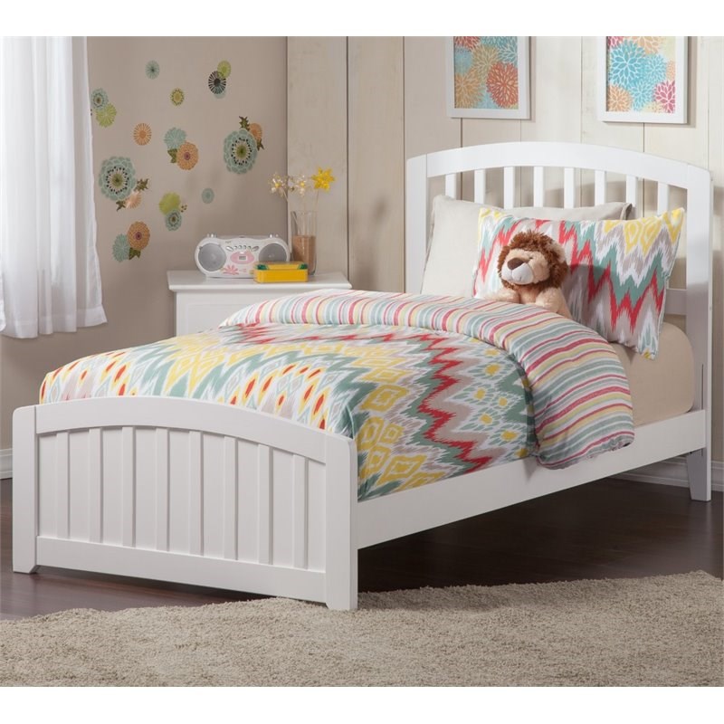 Atlantic Furniture Richmond Twin XL Spindle Bed with Footboard in White