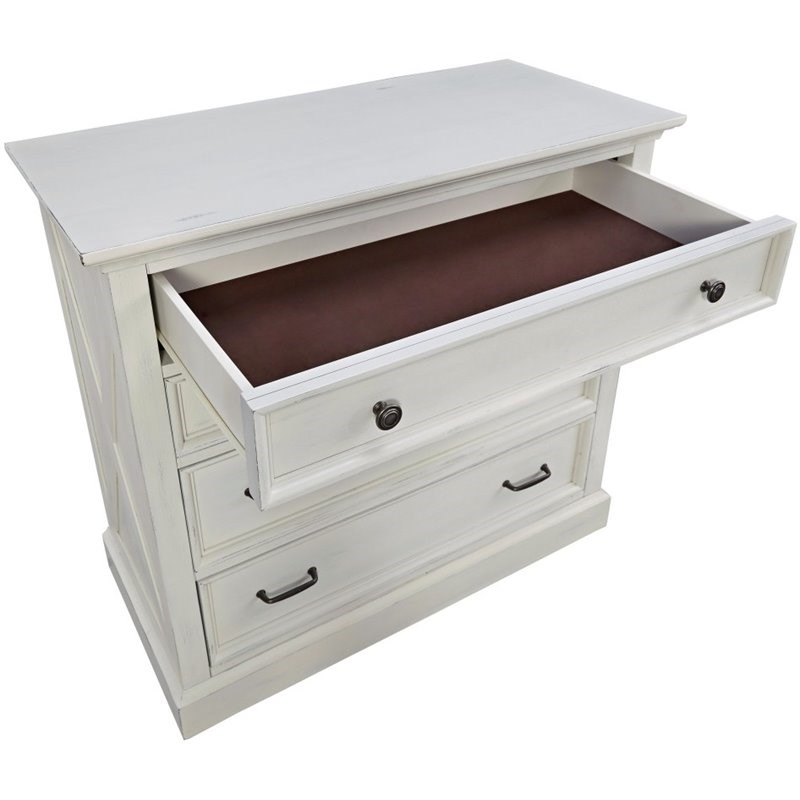 Seaside Lodge Off-White Wood Chest