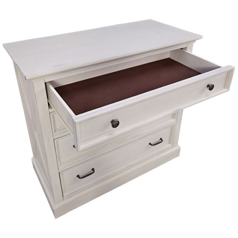 Seaside Lodge Off-White Wood Chest